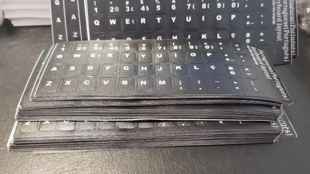 Adesivo Layout Teclado português autocolante teclas - preto ou branco