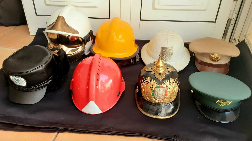 Capacete GNR Antigo 300€ + Chapeus de Coleção