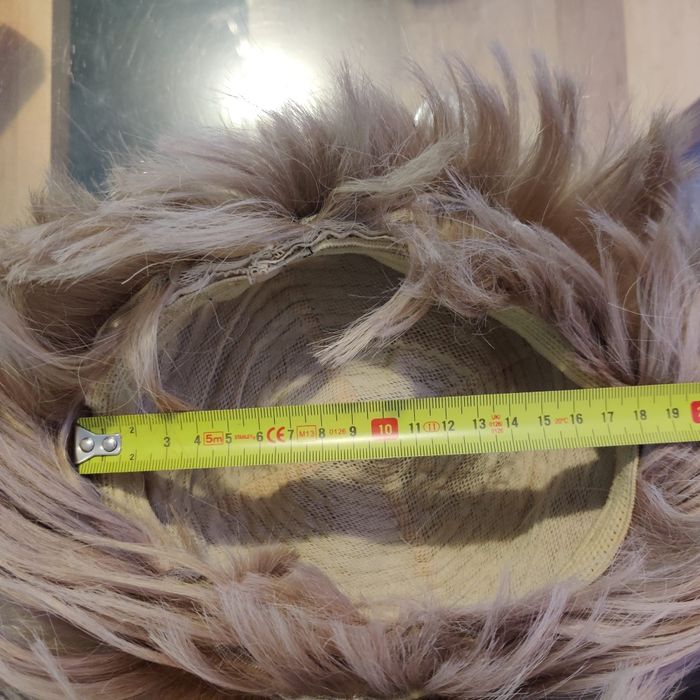 Piękna peruka z naturalnych włosów blond krótka