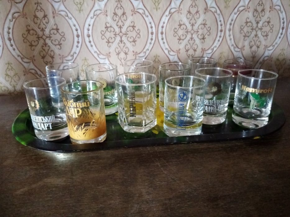 Чашки, кружки, стаканы, рюмки. Посуда для напитков.