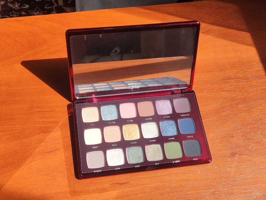 Палетка тіні Glamour palette tarte, оригінал