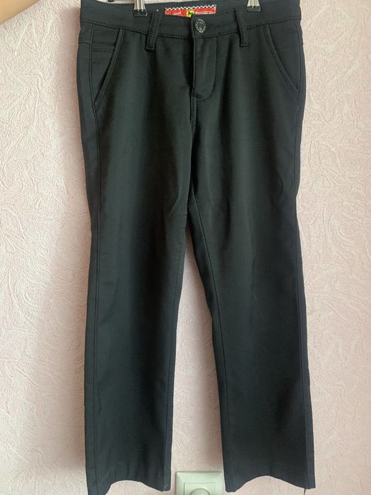 Шкільний піджак і дві пари брюк