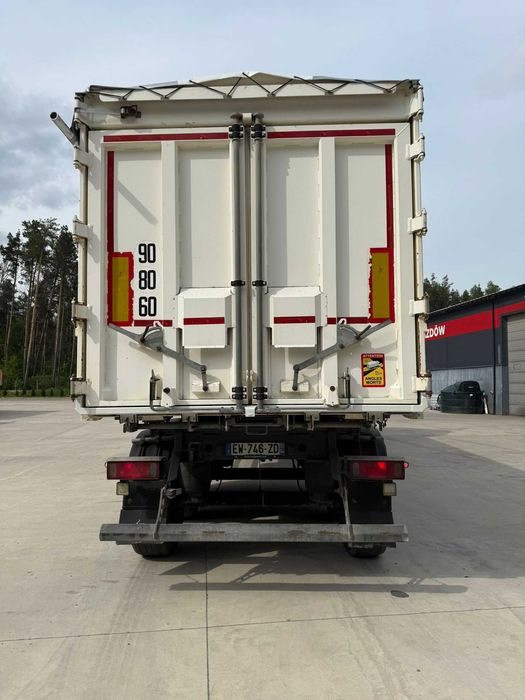 Wywrotka Schmitz 59 m3, 2018 rok, oś podnoszona, drzwi z Francji