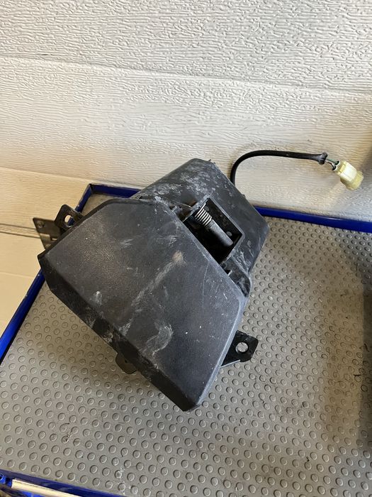 Schowek pokrywka kymco x-town 125 300