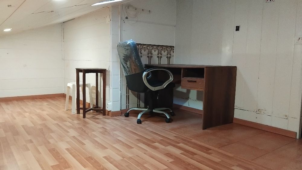 Quarto com escritorio