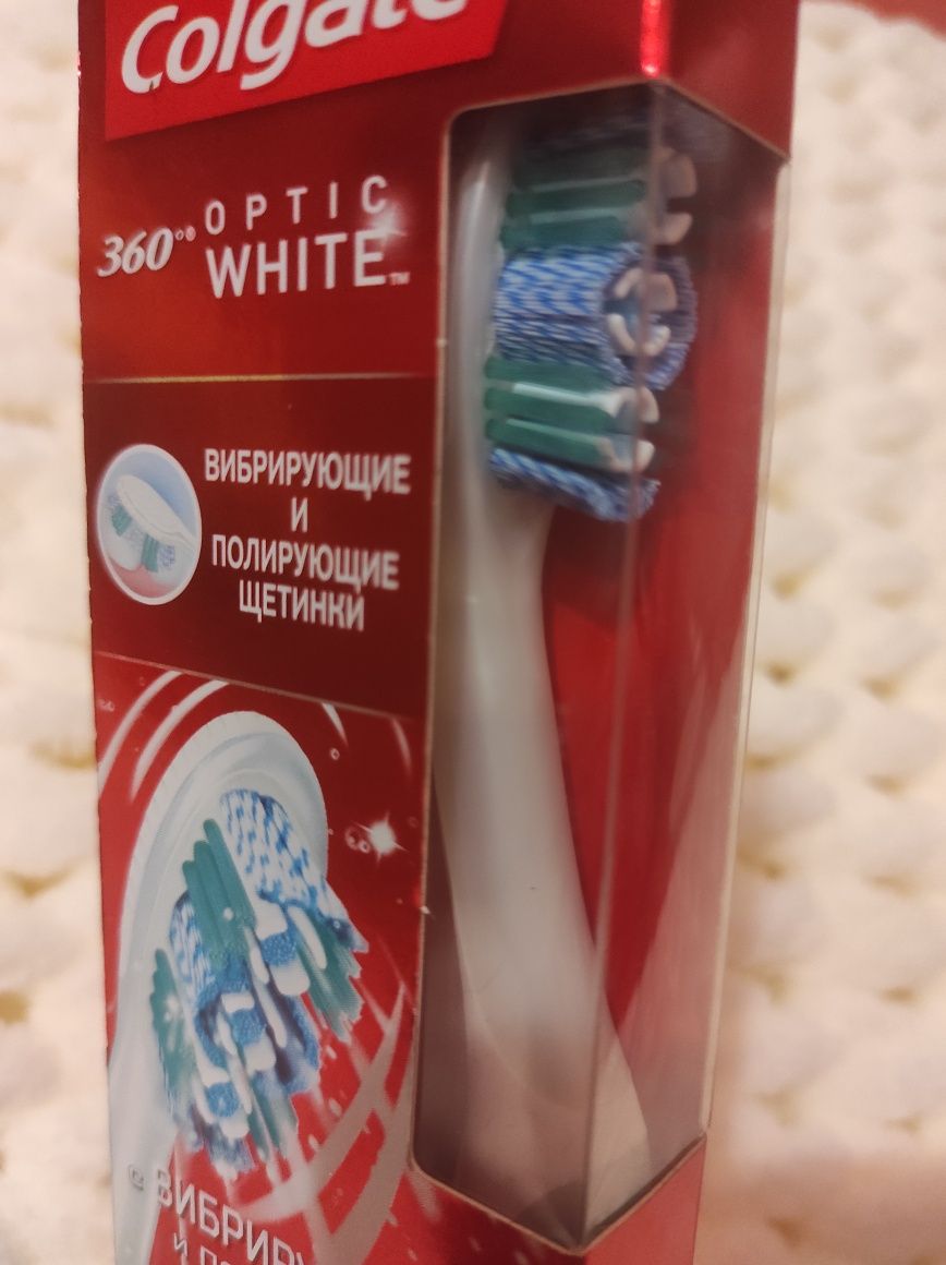 Зубная электрическая щетка c вибрирующими и полирующими щетинками