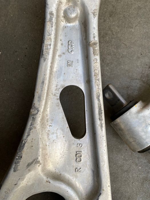 Продам рычаги передние 	Chevrolet Bolt EV