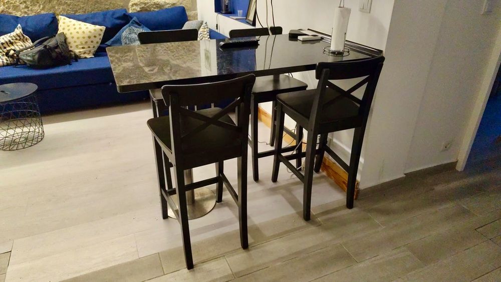 Mesa marmore e cadeiras Ikea