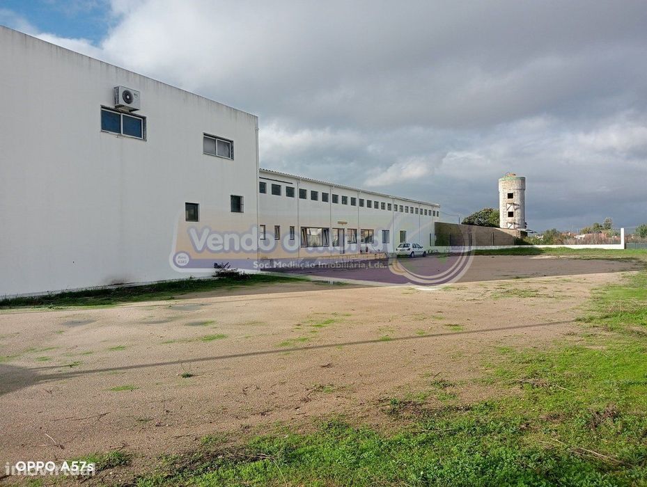 Armazém em Marinhais (M737)