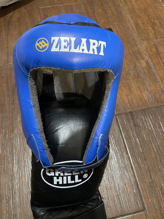 Захист на голову та захист на ноги для кікбоксингу