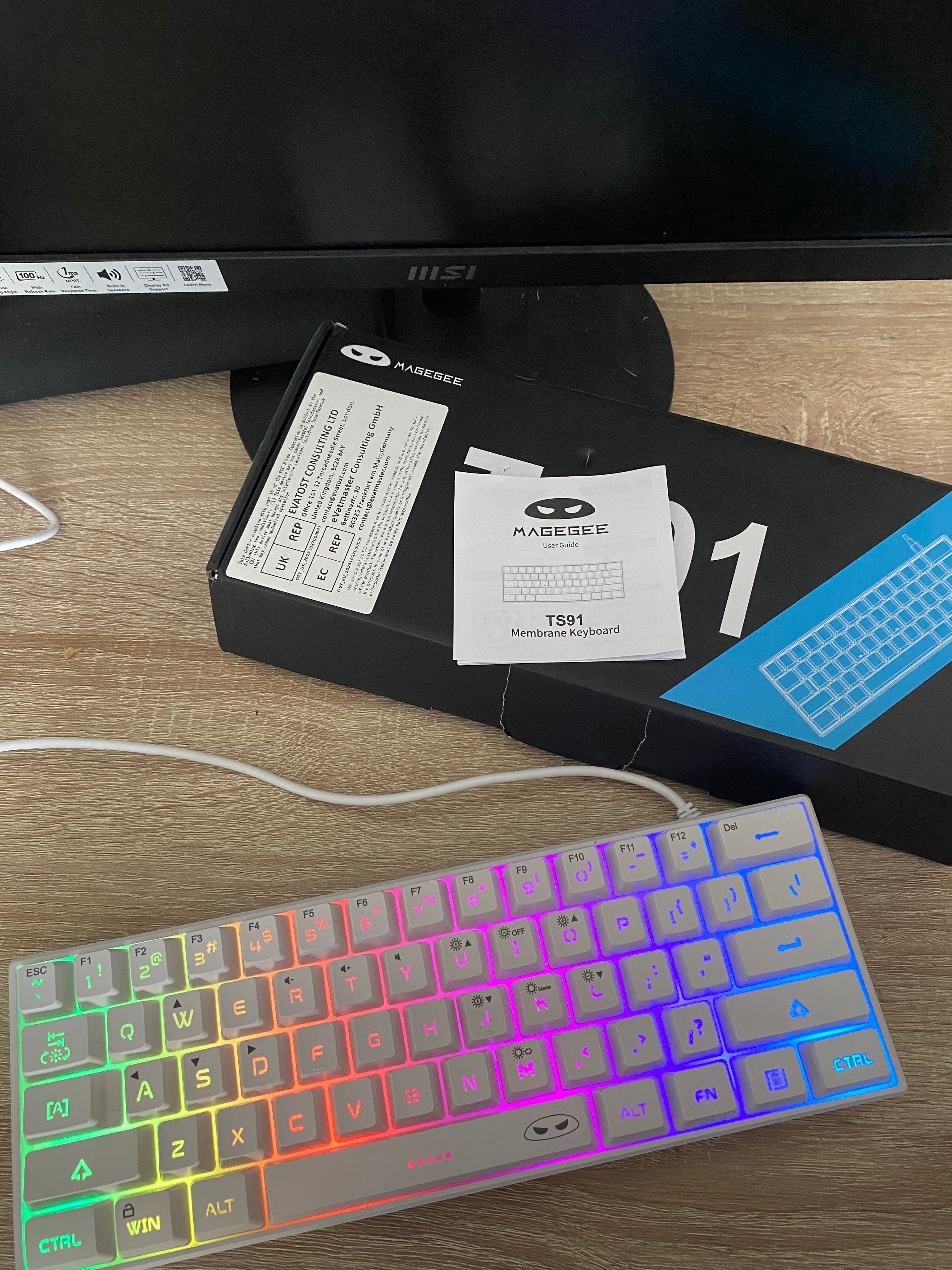 Teclado mecânico white com Leds novo