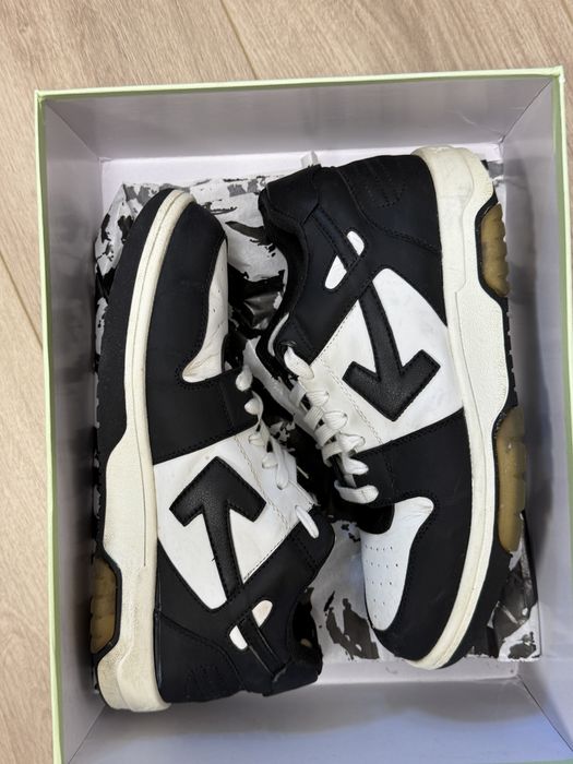 Кросівки off white out of office