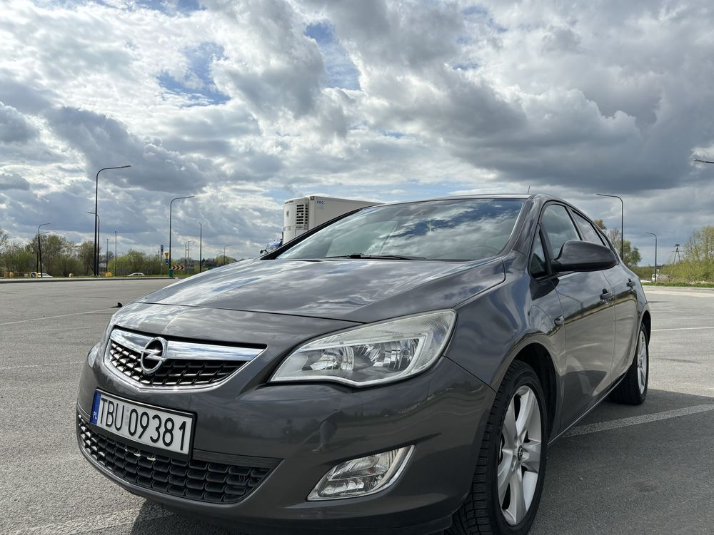 Opel Astra J - Auto Prywatne