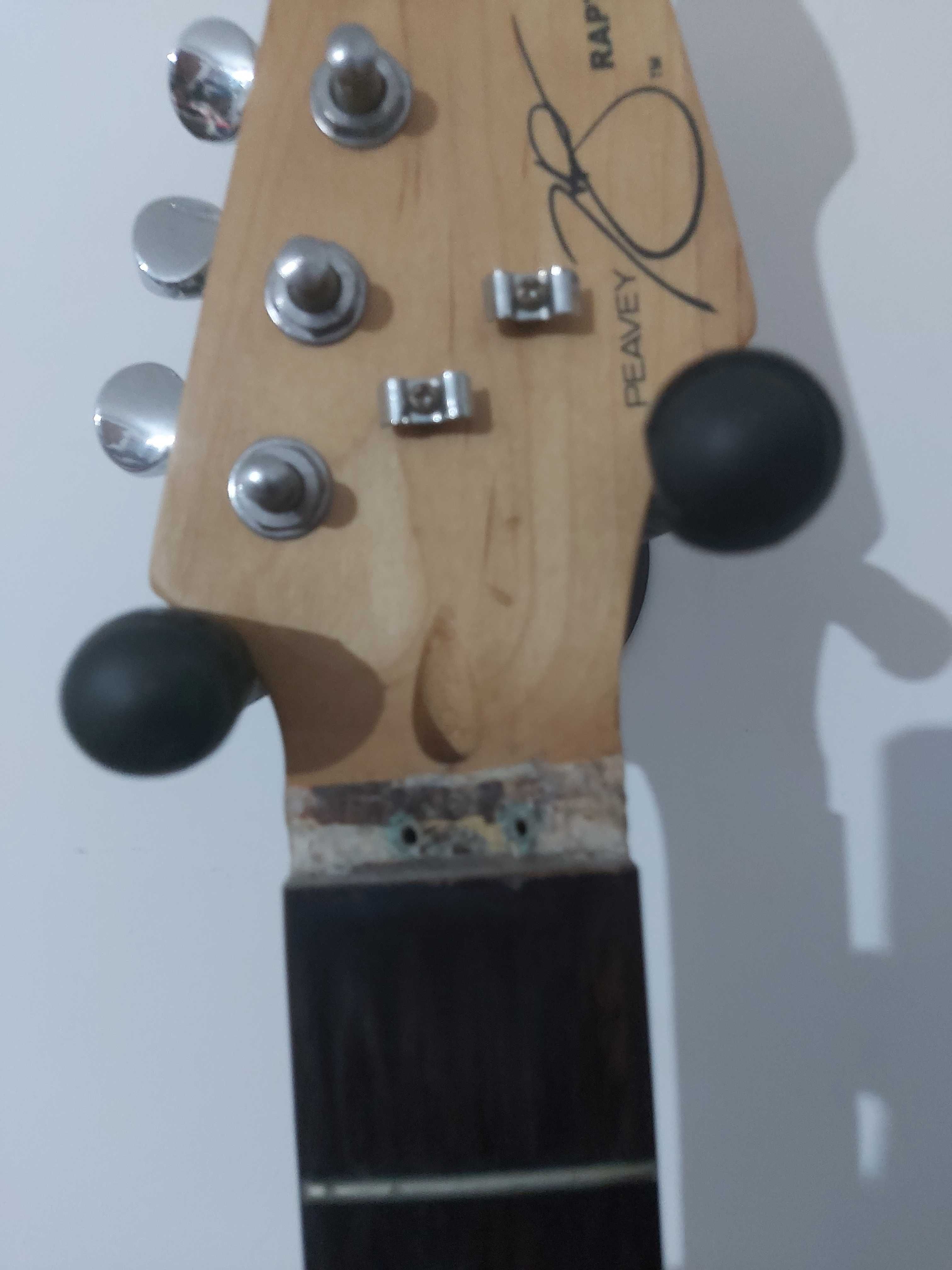Guitarra Peavey Raptor plus exp CORPO