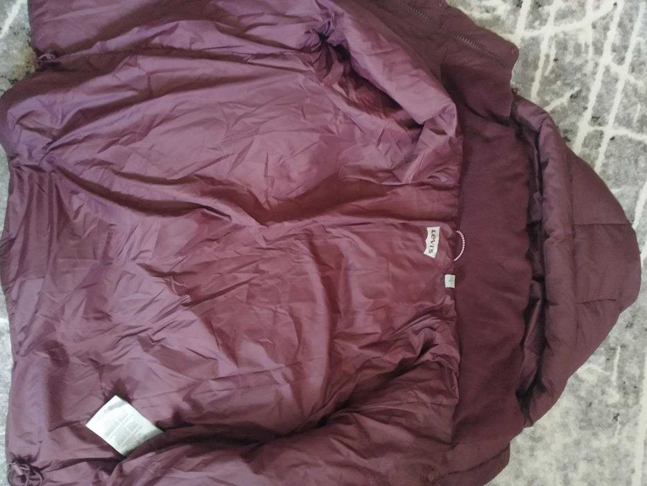 Тепла зимова куртка Levis Левіс бордо р.Л підійде на М