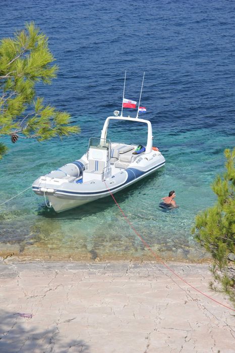 Rib motorówka Marco Altura 720 166kW z przyczepą