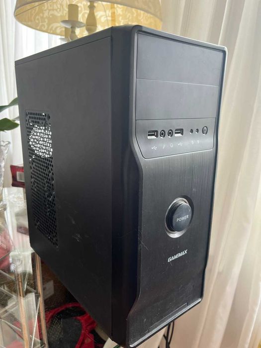 Продам системный блок с монитором мышкой клавиатурой