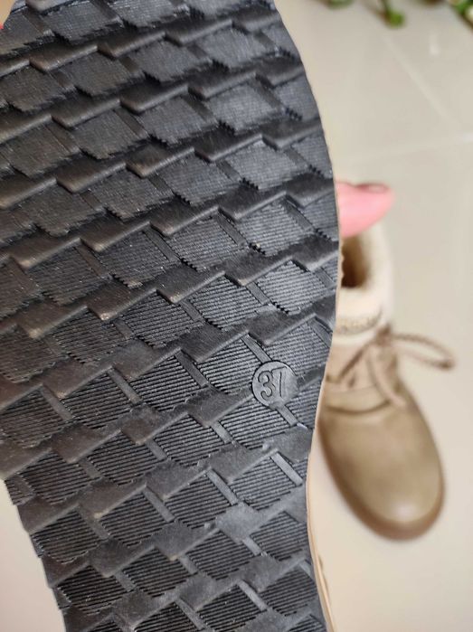 buty  damskie  Jesienno /zimowe   beżowe ocieplane   OKAZJA