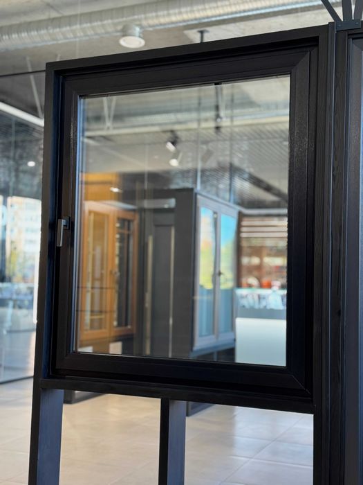 Металопластикові вікна VIKNAROFF. Москітні сітки, підвіконня, відливи