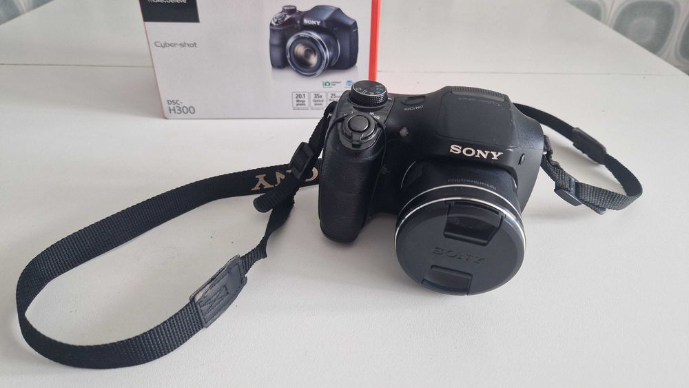 Máquina Fotográfica Cybershot DSC-H300