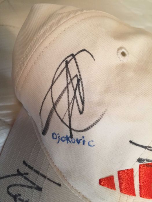 Boné de ténis da Adidas assinado por grandes nomes do circuito ATP