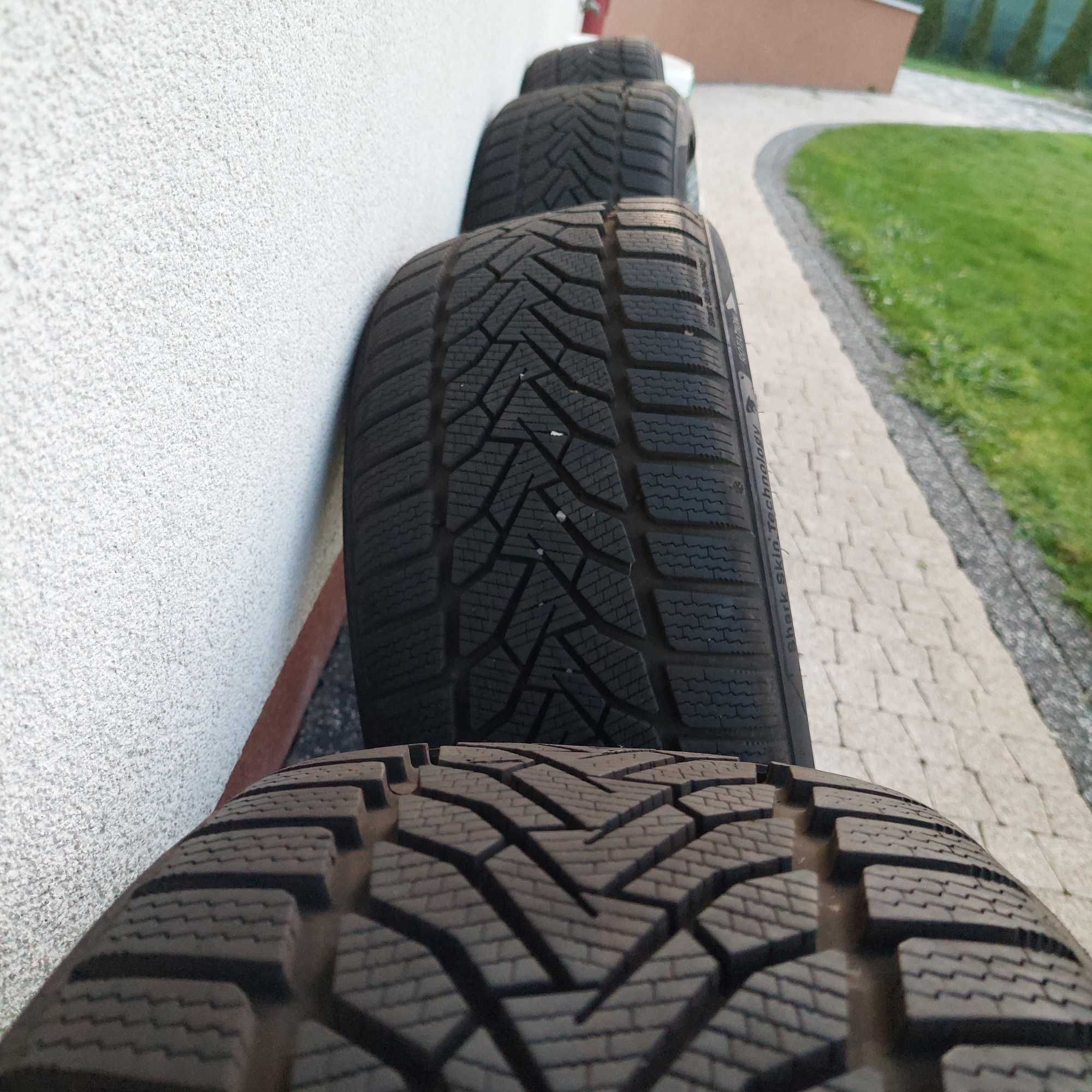 Opony Zimowe Uniroyal 225/40 R18