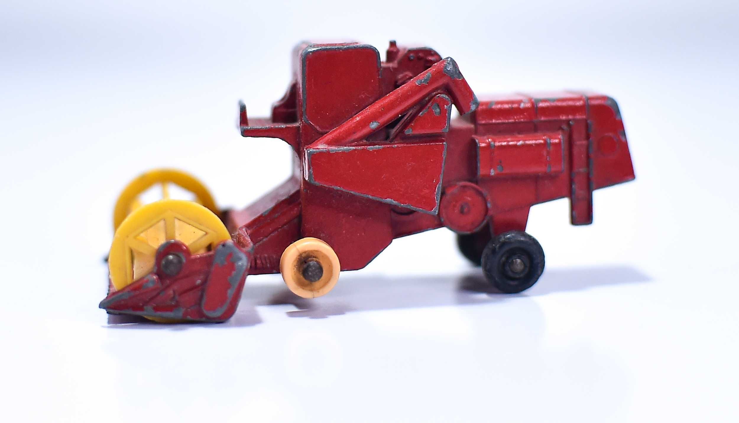 Matchbox + Corgi Junior Maszyny rolnicze Traktor + Kombajn