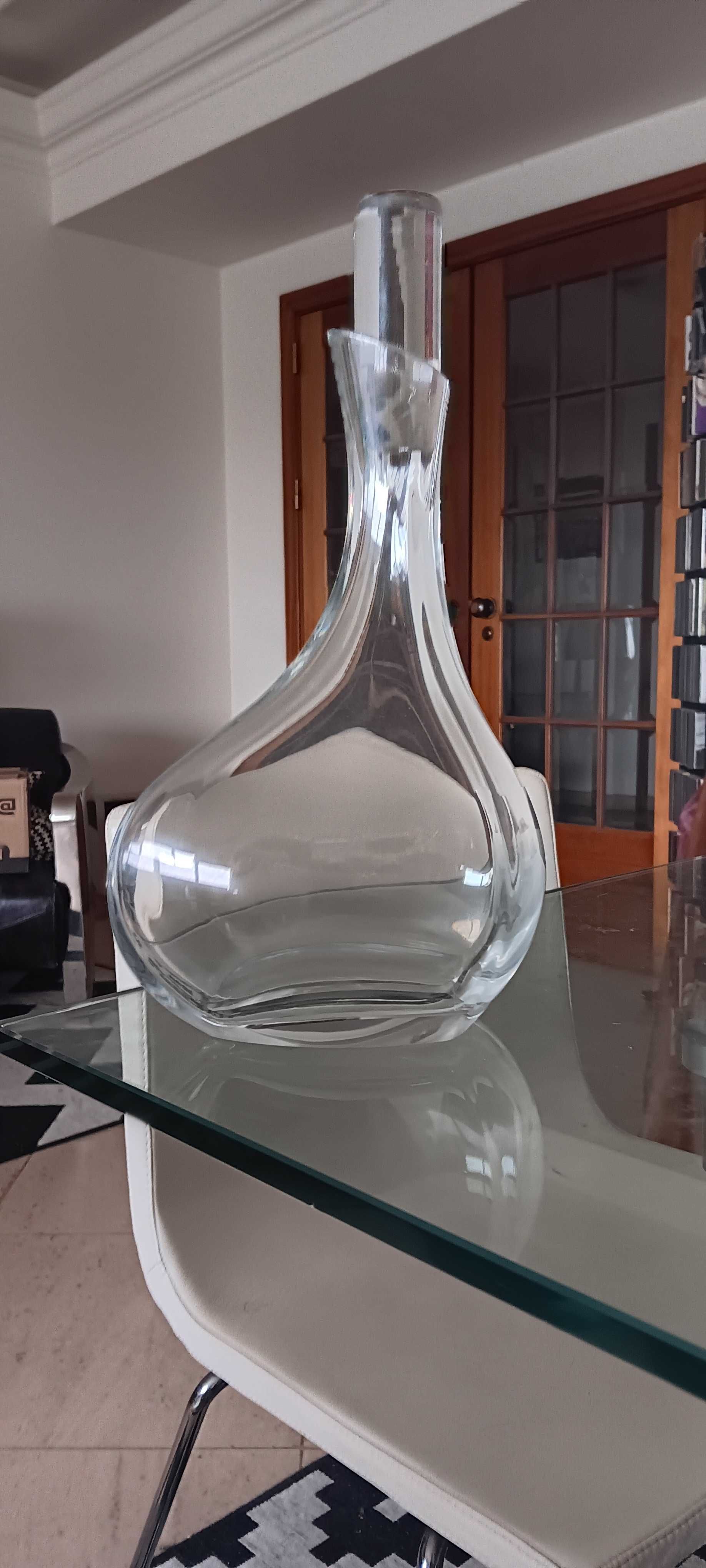Garrafas de vinho e copos Atlantis