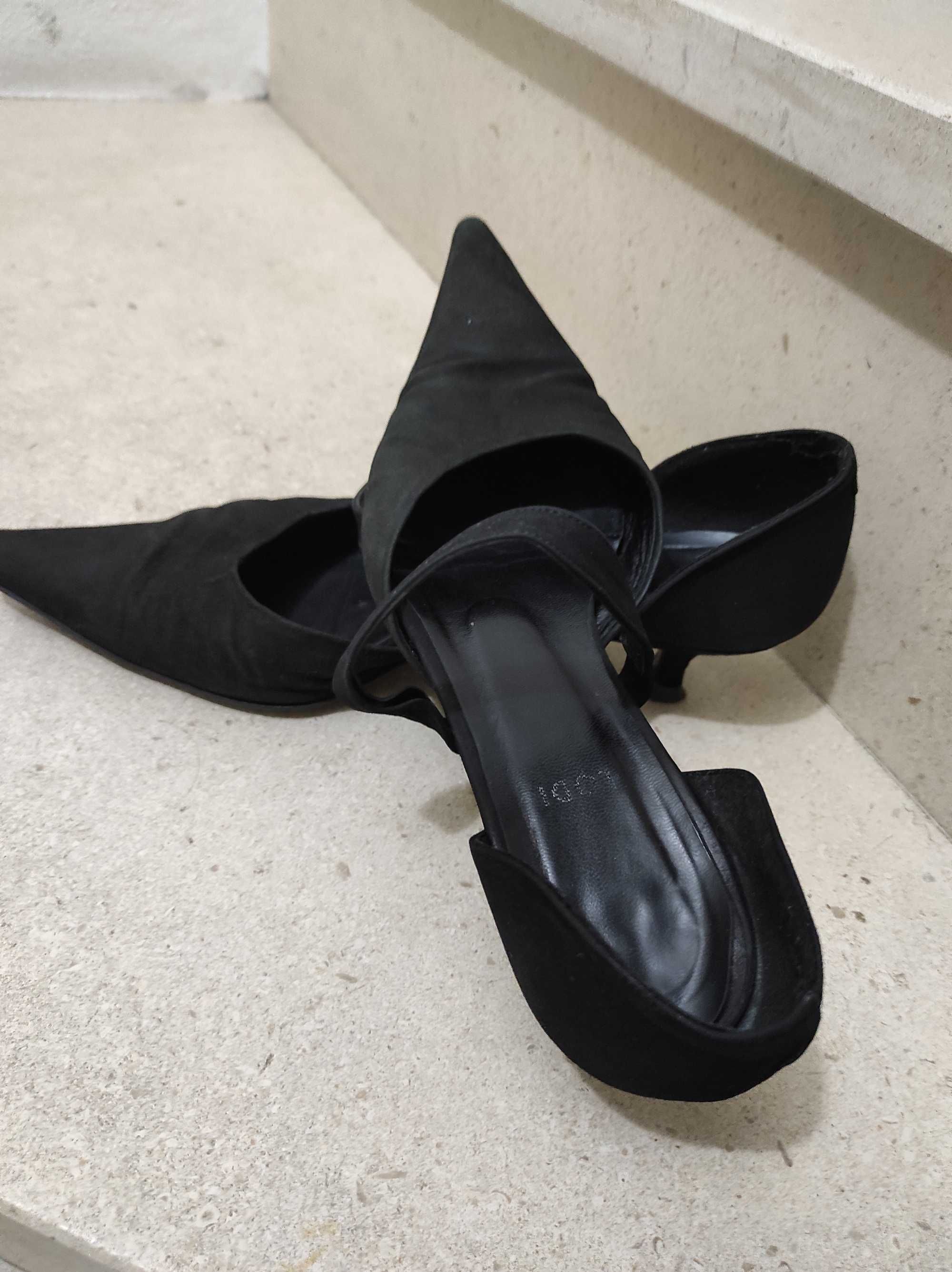 Sapatos em pele 38 marca Lodi