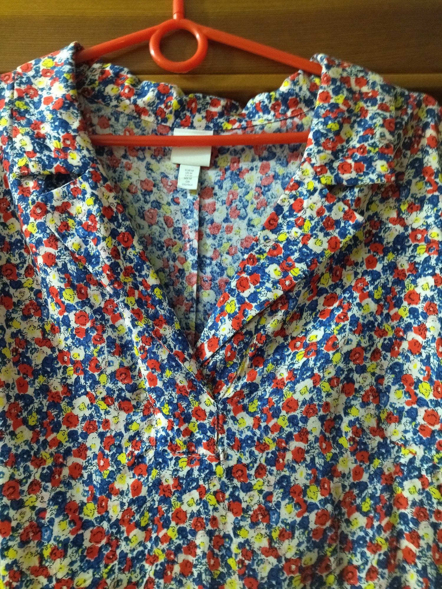 Piękna sukienka w kwiaty wiskoza H&M