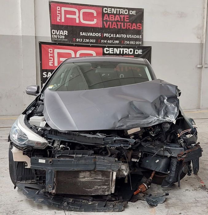 HYUNDAI i20 PARA PEÇAS