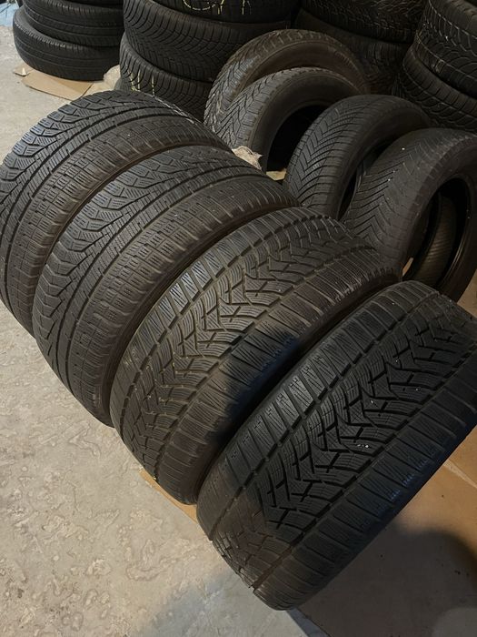 R18 235/45 зимові шини з Німеччини.