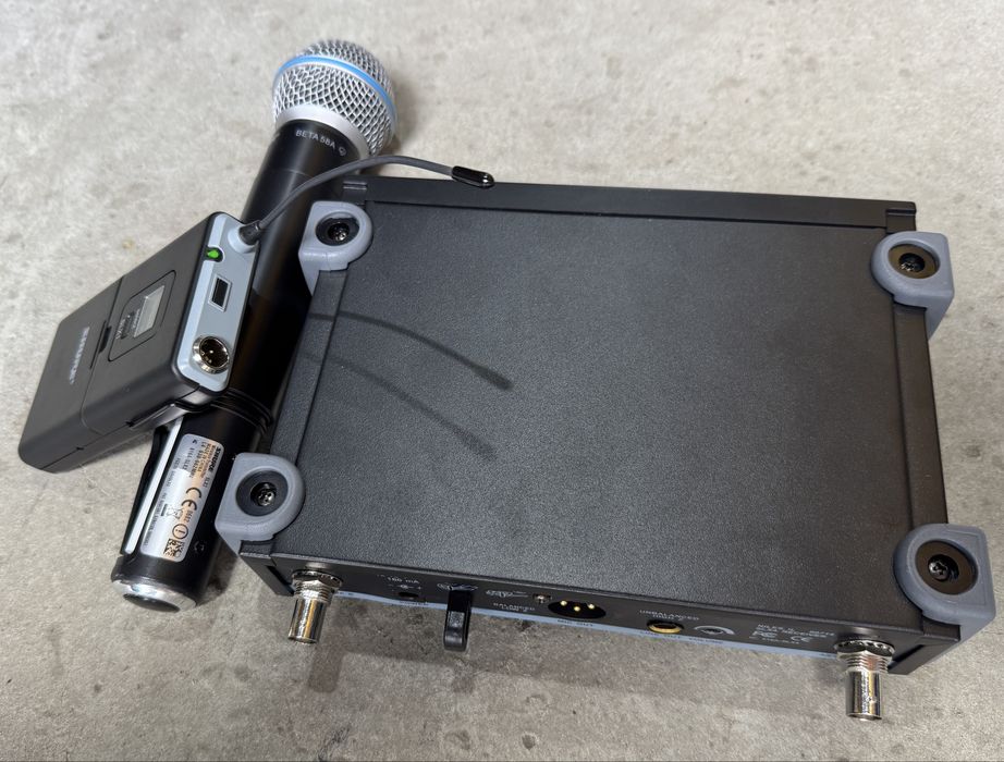 Shure SLX24 Beta58, ручний мікрофон, бодіпак, гарнітура та петличка