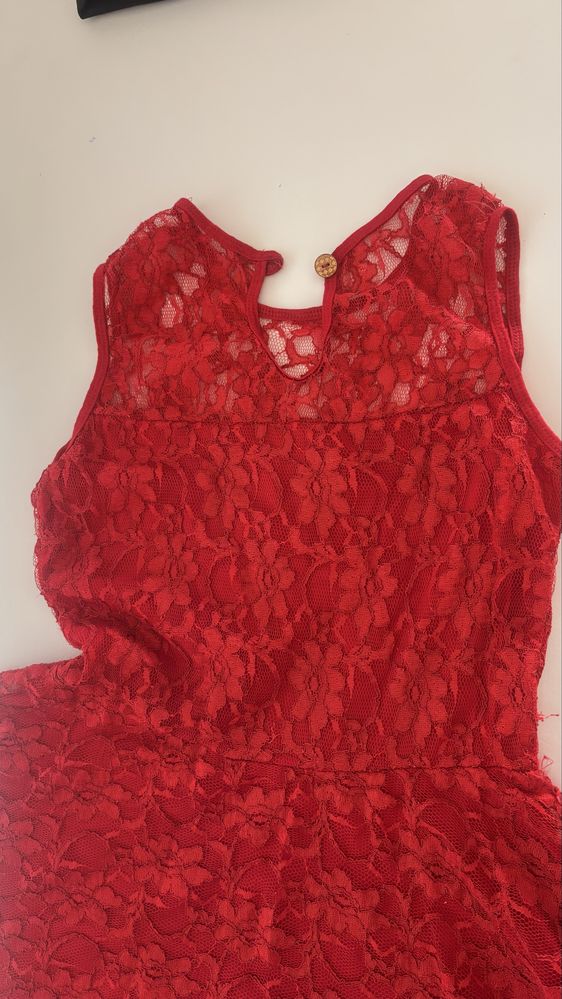 Vestido de renda vermelho