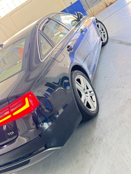 Audi A6 Sedan 2.0 TDI S-Line