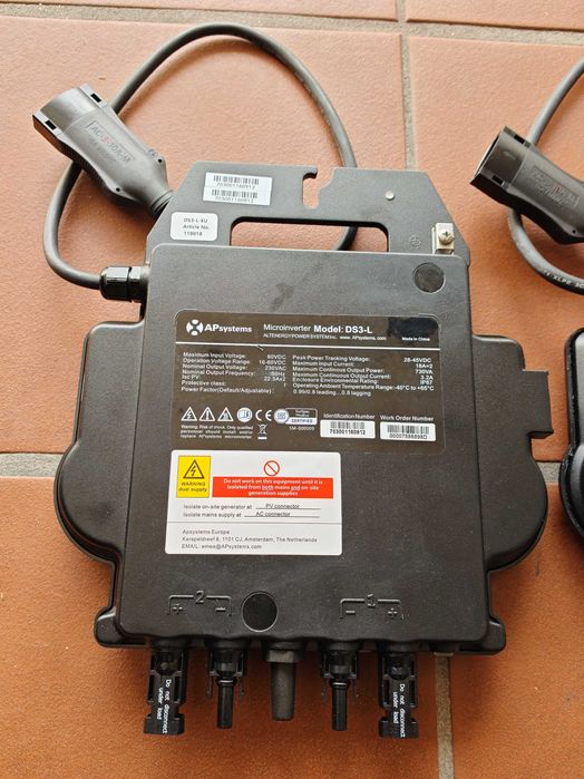 Conjunto de 3 microinversores APsystems DS3-L - NOVO
