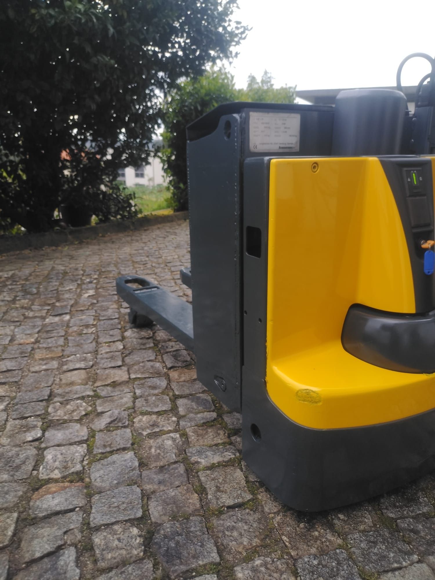 Porta paletes elétrico