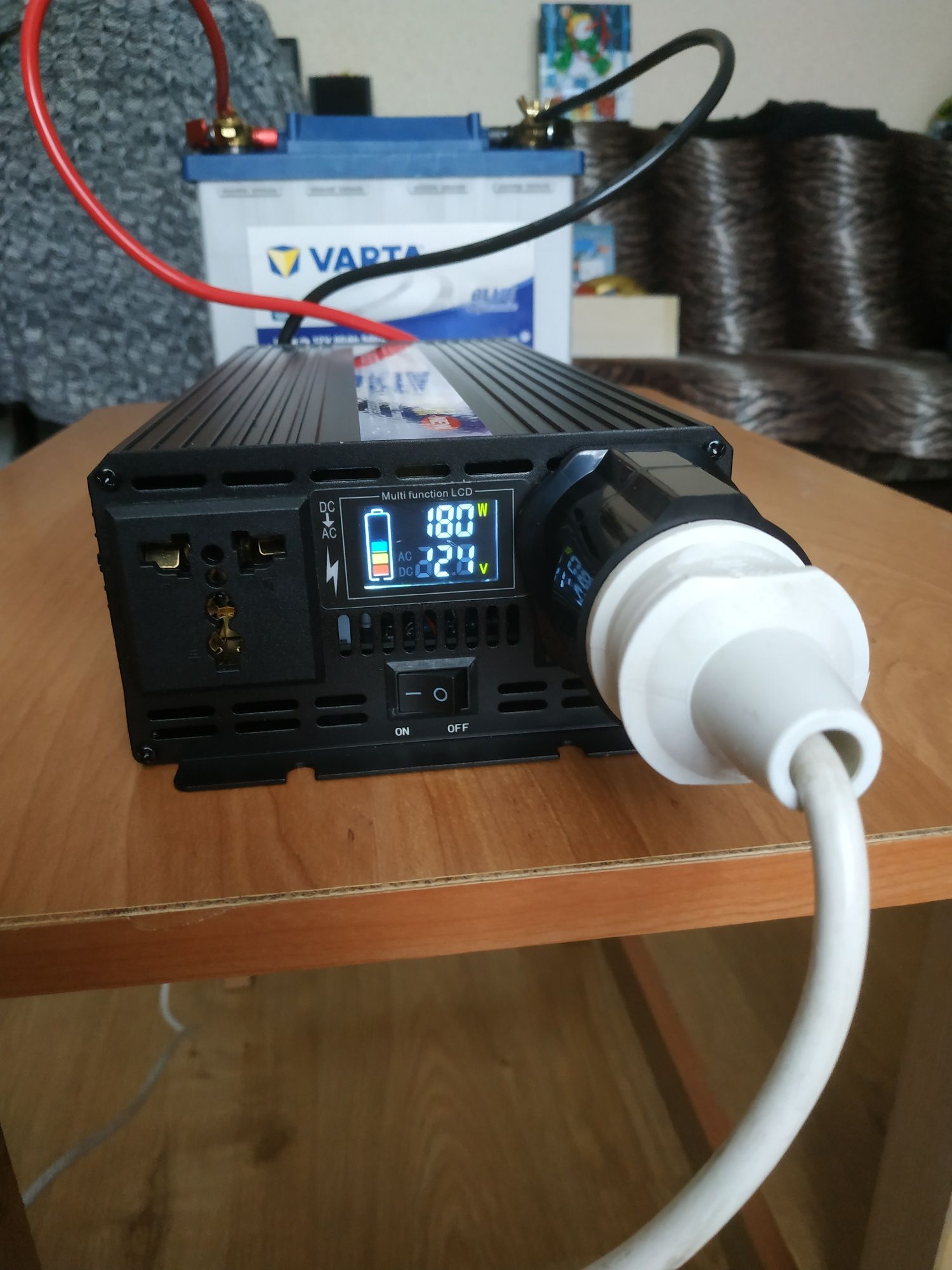 Инвертор (преобразователь) 12V на 220V 50Hz  3000W