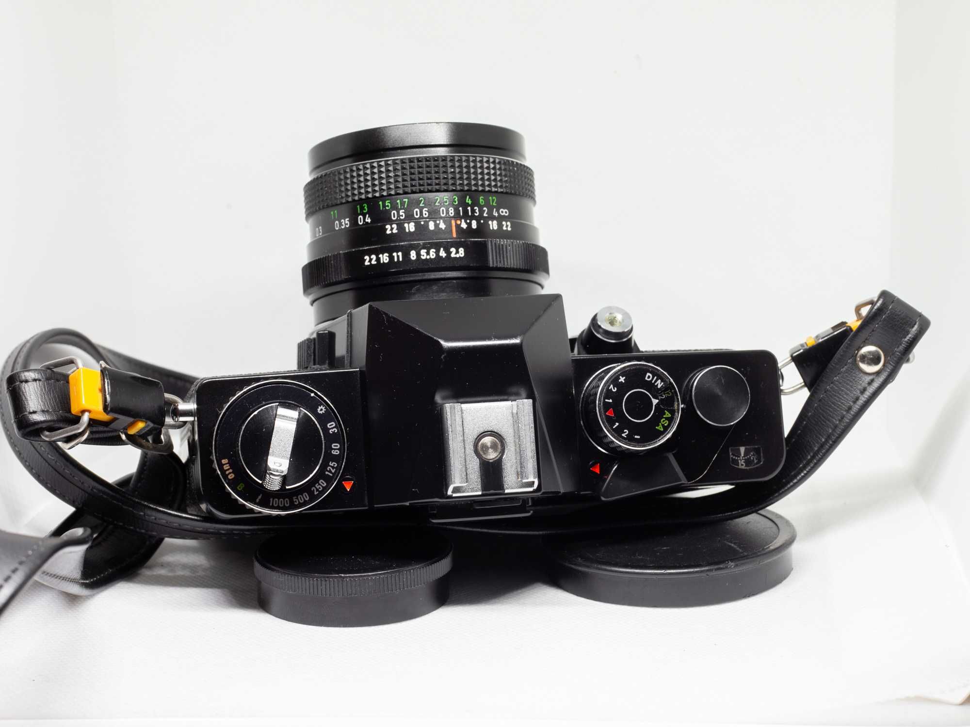 Máquina fotográfica analógica 35mm SLR Praktica EE2 + Pentacon 2.8/28