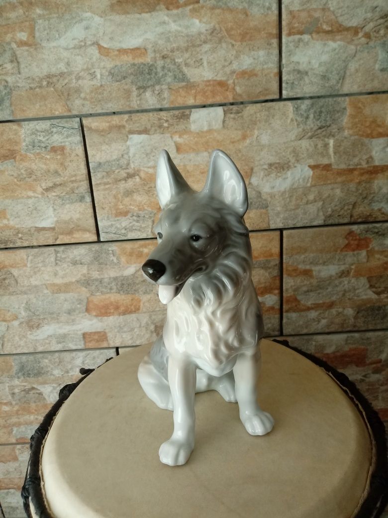 Figurka porcelanowa siedzący piesek owczarek Royal Ashmore
