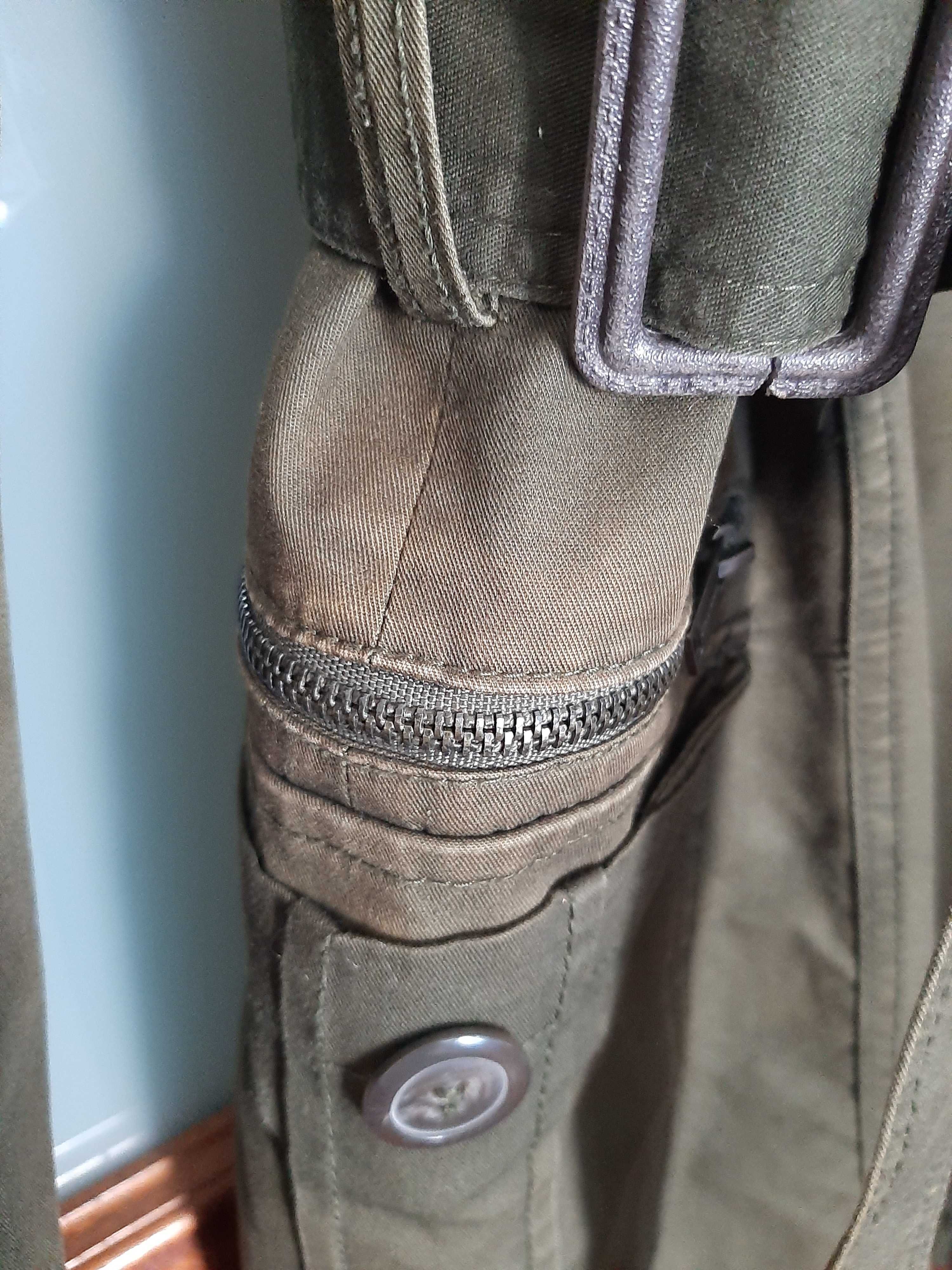 Gabardina verde tropa M Stradivarius