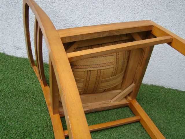 stare stylowe krzesło z drewna bukowego tapicerowane