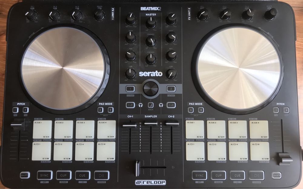 Пульт DJ  Reloop Serato beatmix2 или обмен на akai mpc