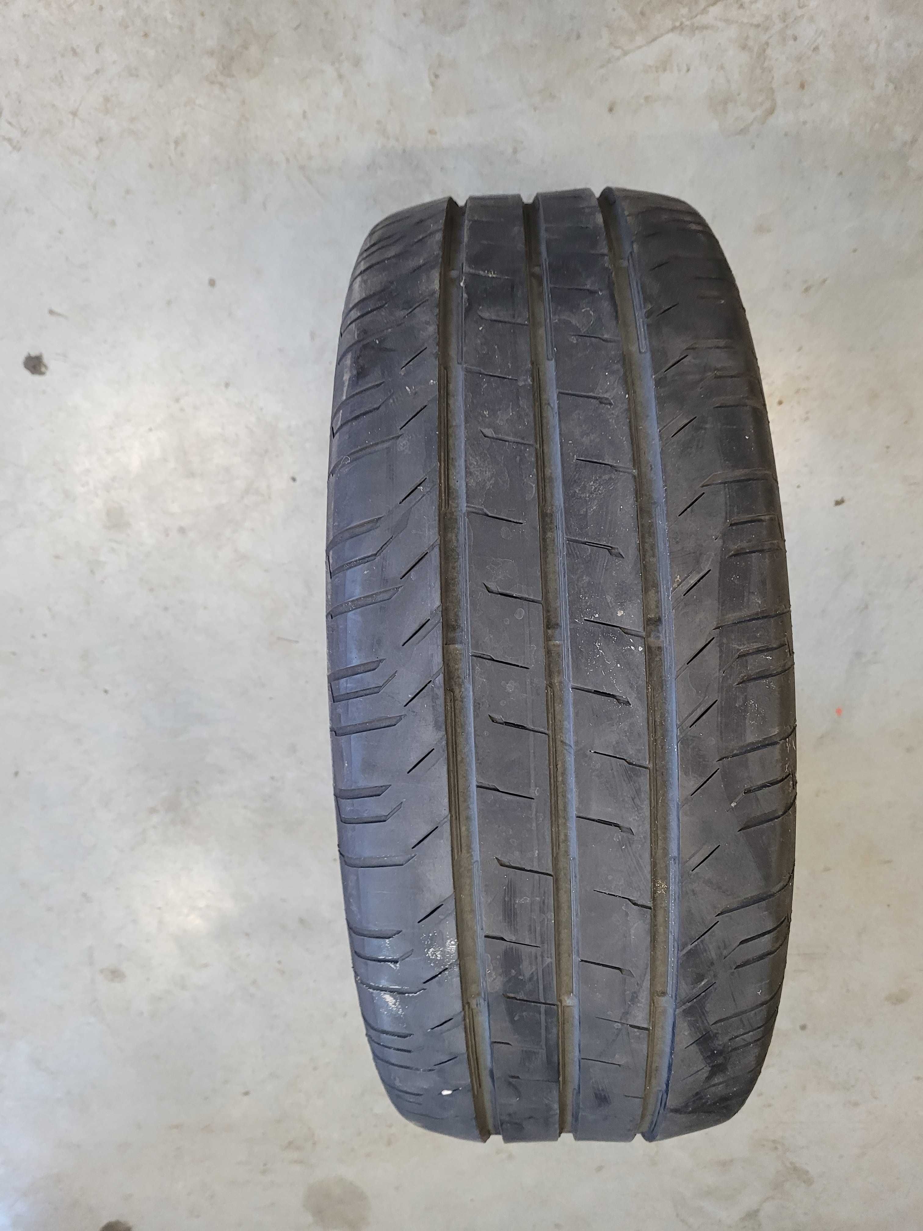 Opona Continental 225/55 R 17