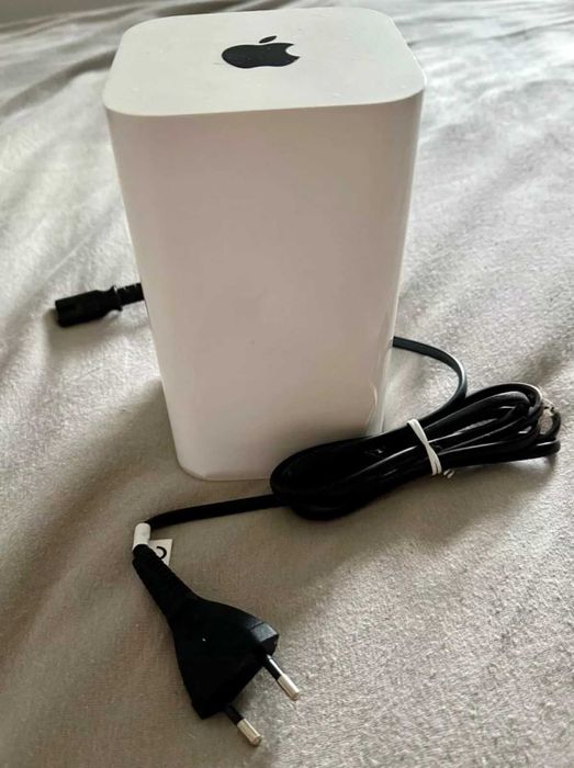 Apple AirPort Extreme ME918Z/A (A1451) — Wi‑Fi базова станція