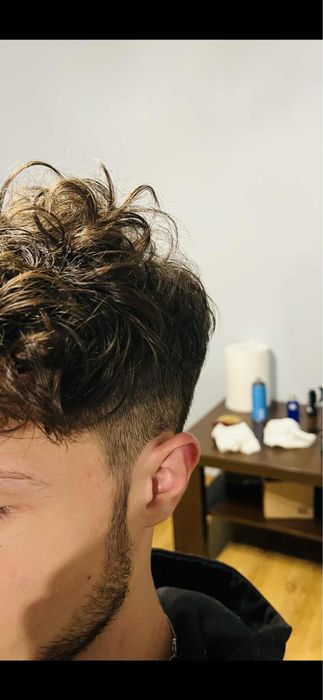 Barber w trakcie nauki – Tanie strzyżenie / Broda / Stylizacja