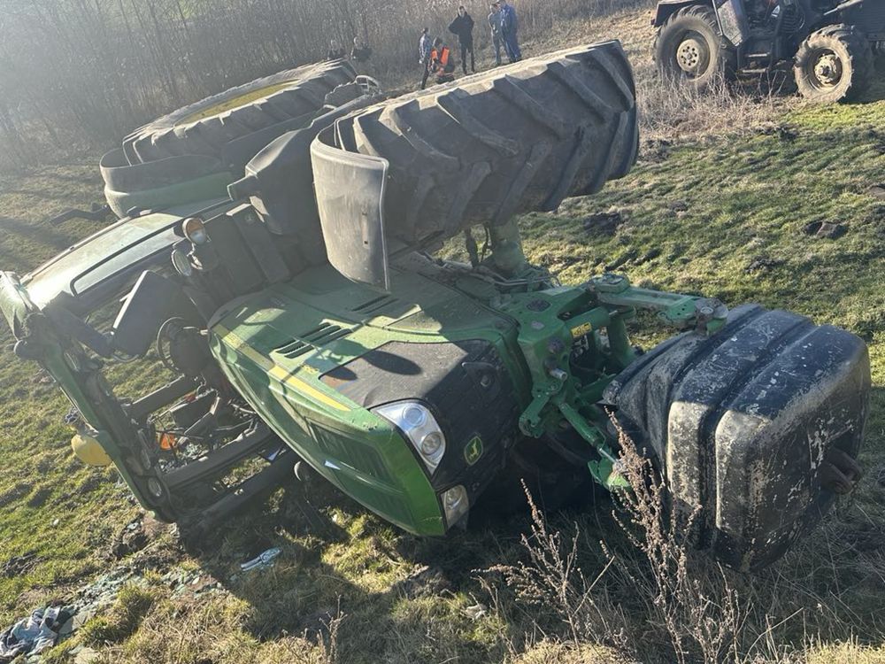 Uszkodzony John Deere 6195r