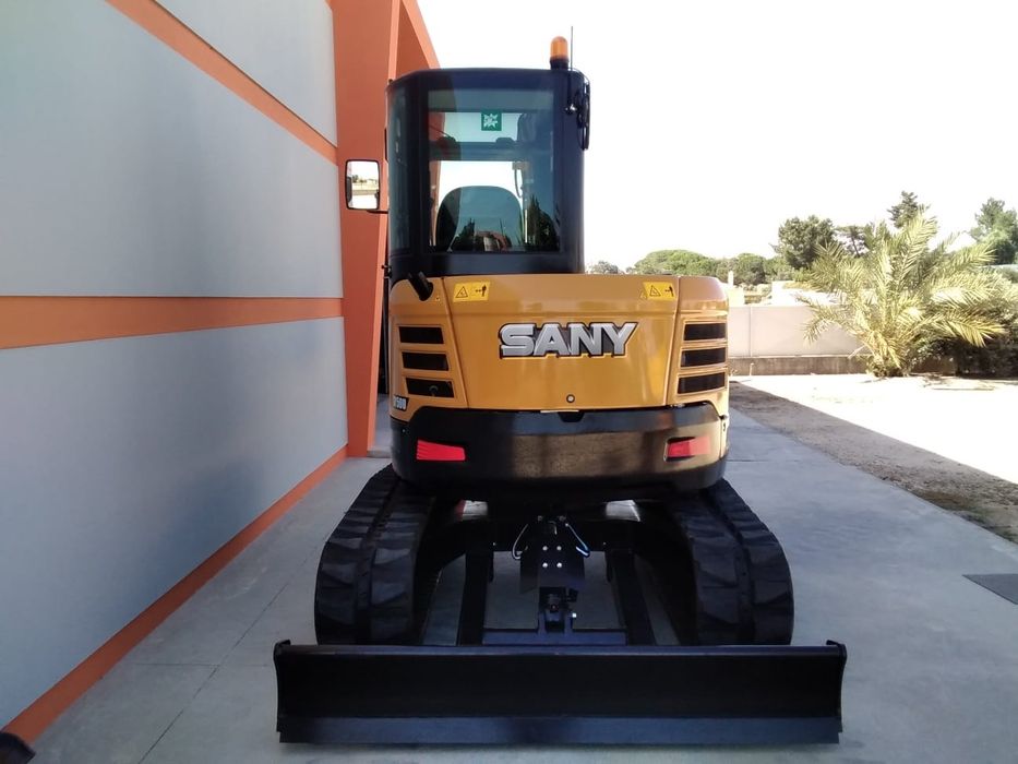 Mini escavadora giratória SANY 5T Nova