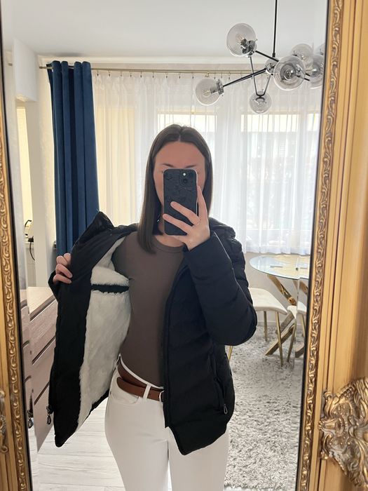 czarna kurtka z kożuszkiem w środku