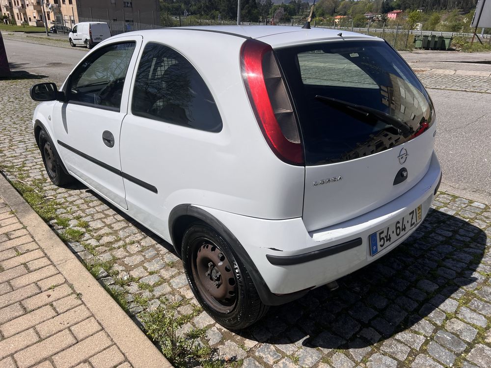 Opel Corsa CDTI 1.3 Gasoleo - Muito bem estimada